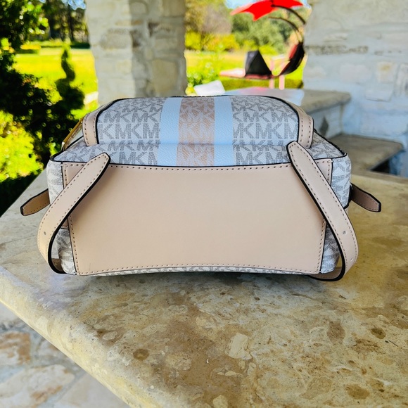 Michael Kors Jaycee Signature backpack&wallet buff NWT - Picture 7 of 15